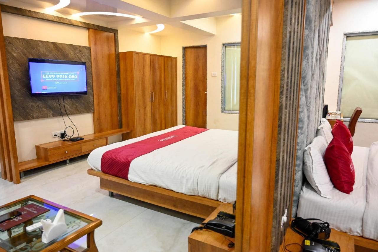 Hotel Adiraj Residency Navi Mumbai Esterno foto