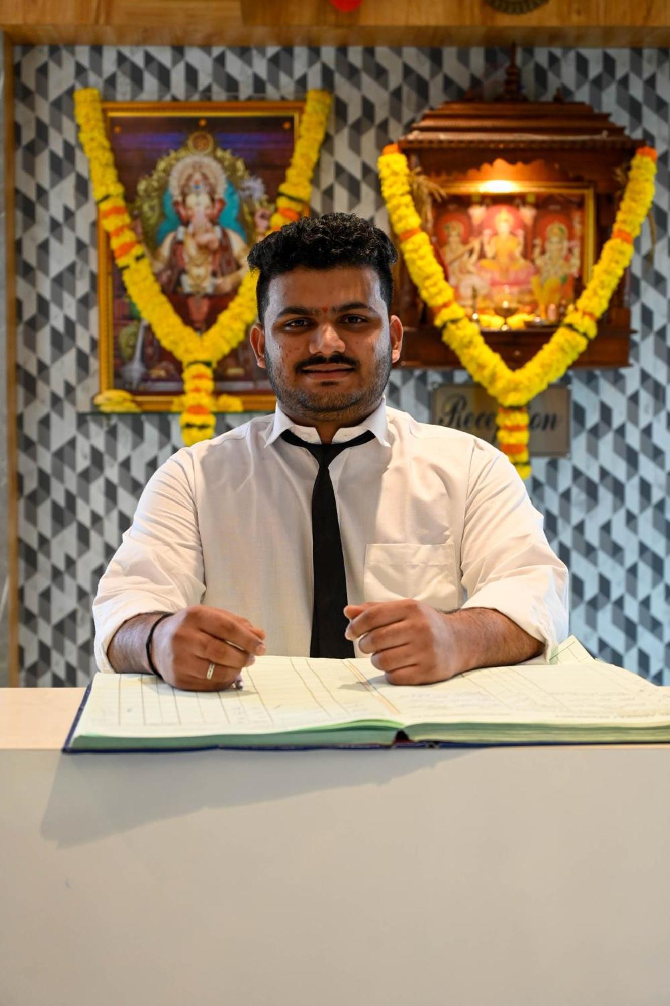 Hotel Adiraj Residency Navi Mumbai Esterno foto