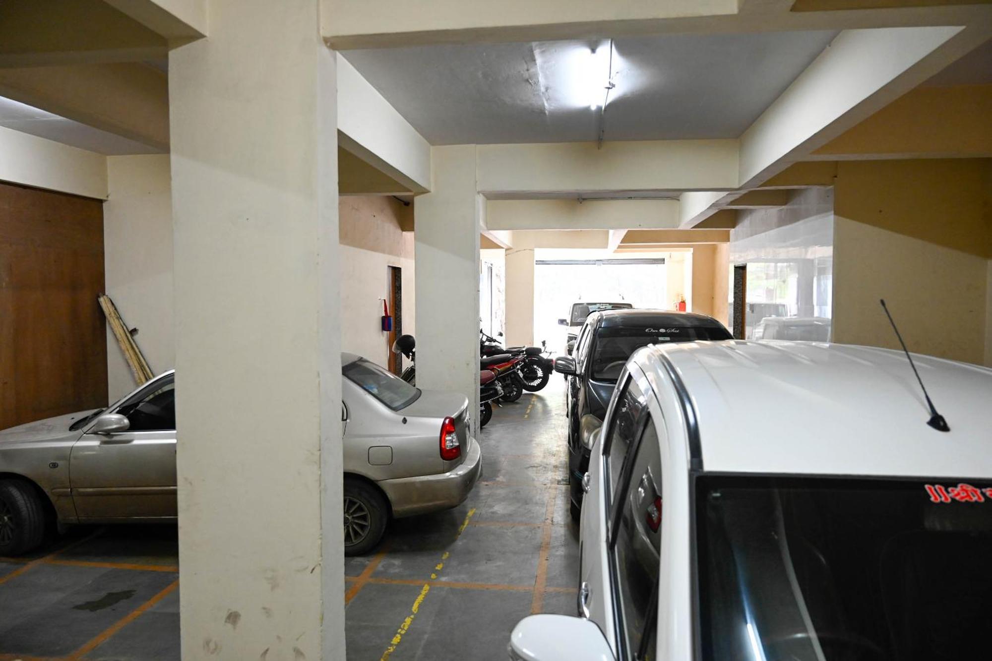 Hotel Adiraj Residency Navi Mumbai Esterno foto