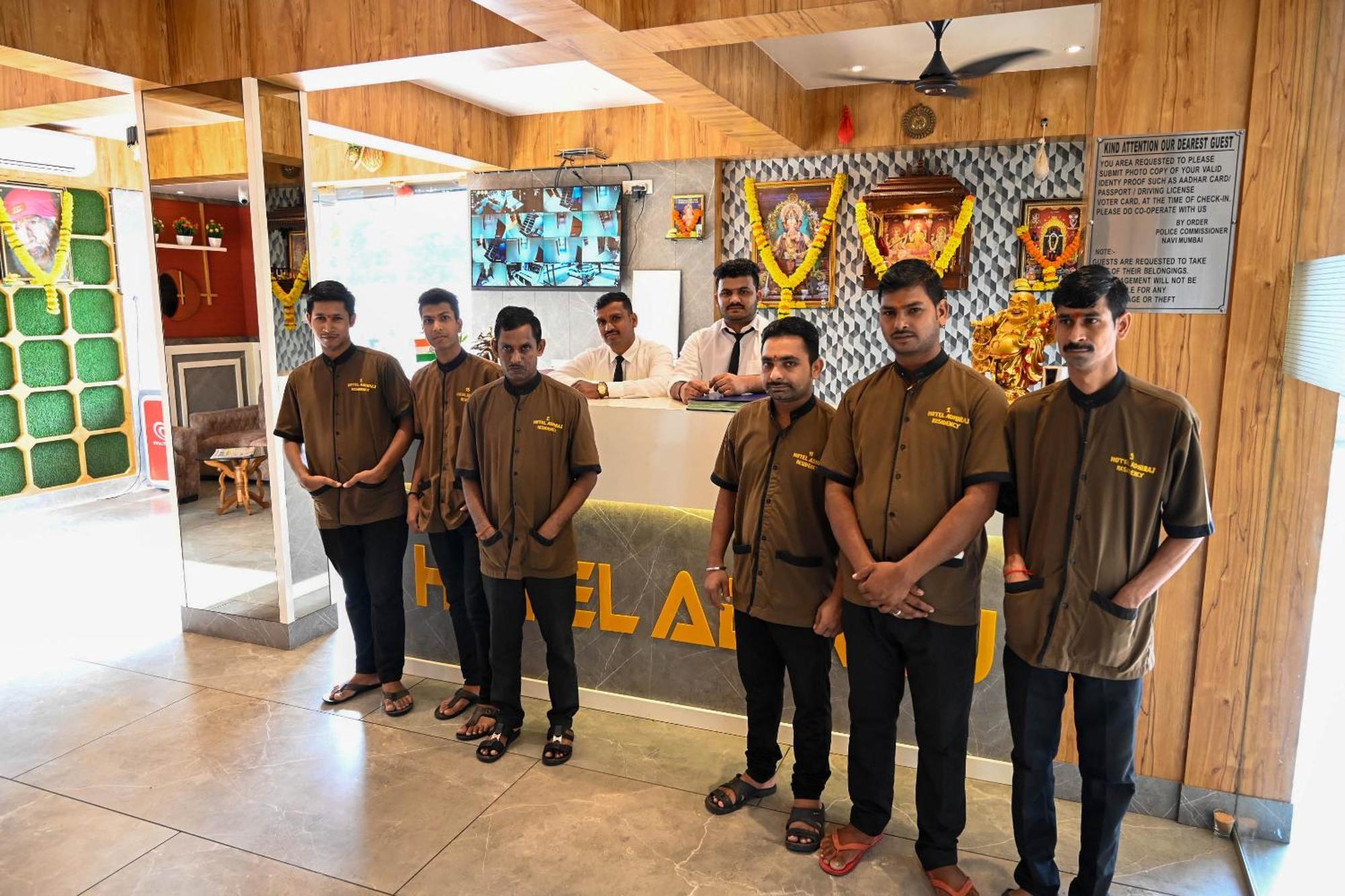 Hotel Adiraj Residency Navi Mumbai Esterno foto