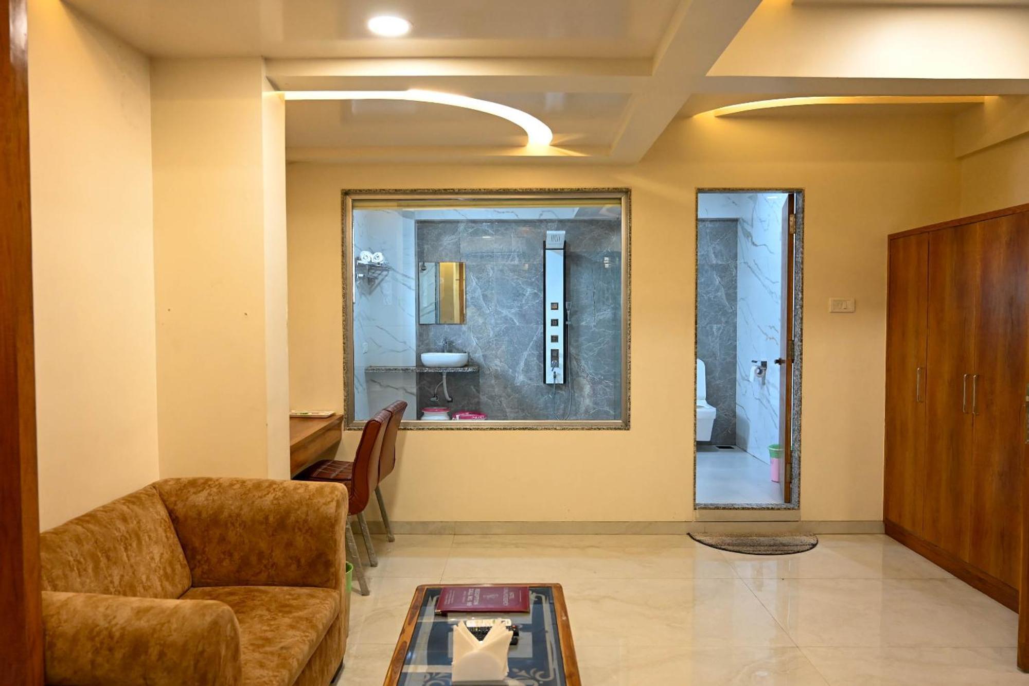 Hotel Adiraj Residency Navi Mumbai Esterno foto