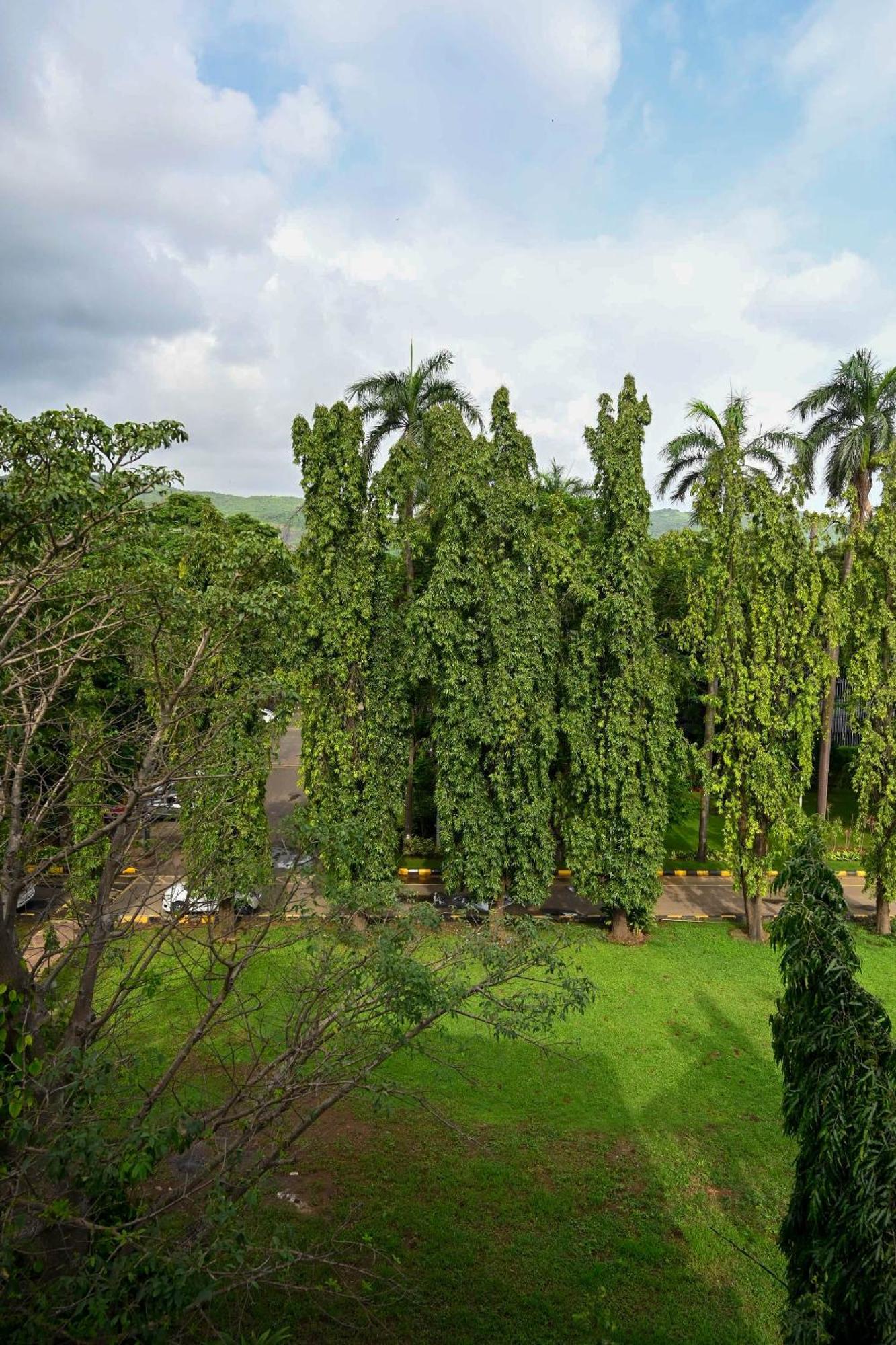 Hotel Adiraj Residency Navi Mumbai Esterno foto